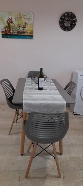 Maria'S Apartment Порос Екстер'єр фото